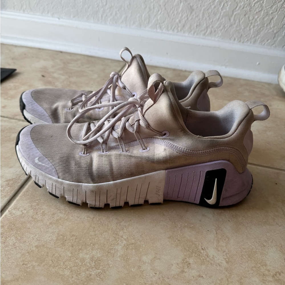Nike Women’s Light Lavender Athletic Sneakers